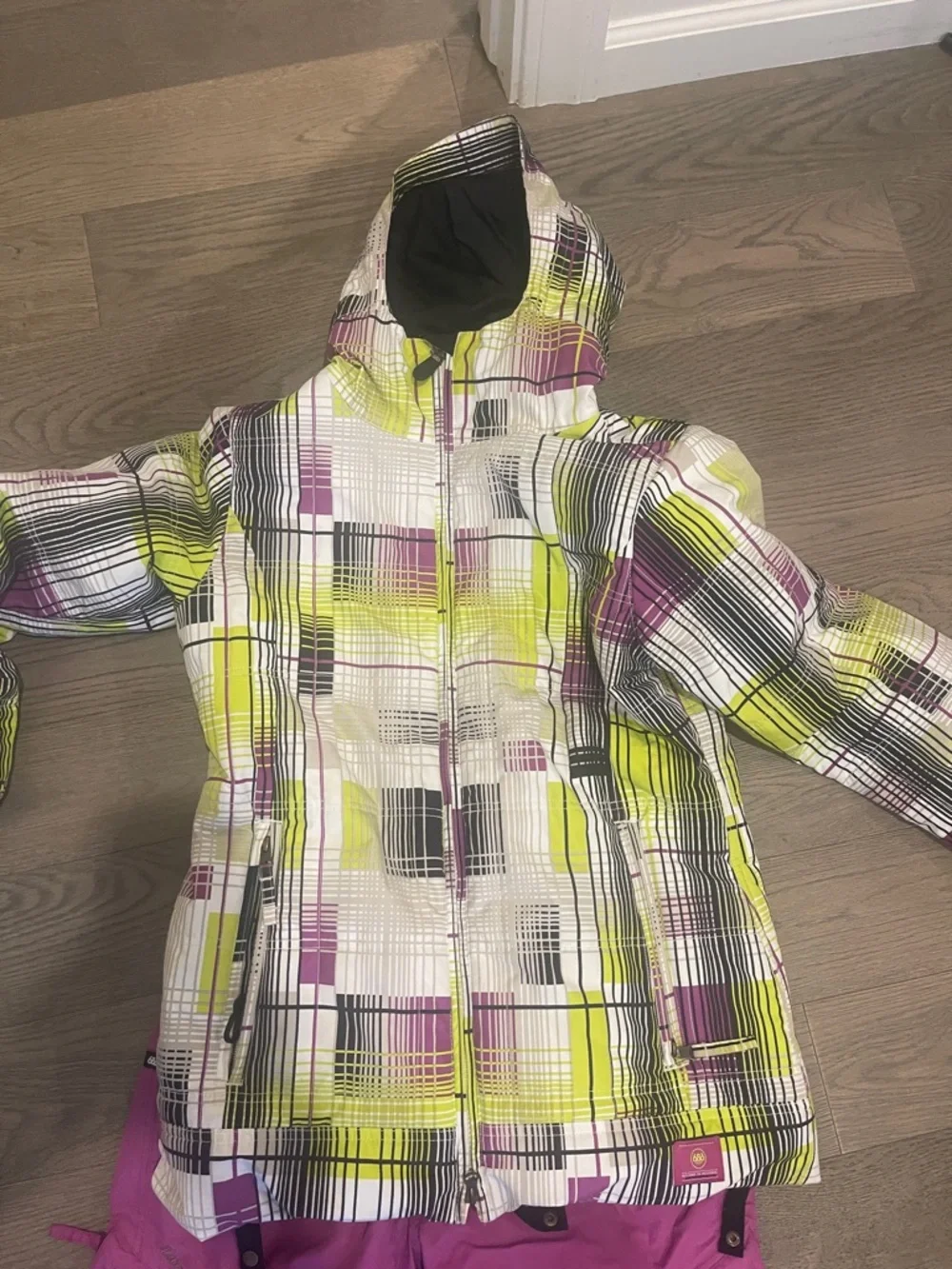 Women's Neon Plaid Ski Large Jacket with Bright Pink Snow Medium Pants - Picture 2 of 9